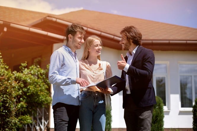 Selling Your Property Faster with a Real Estate Agent